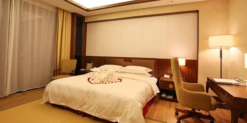 room_13b2c324-716d-417c-a4f0-e7fe206ee1b1