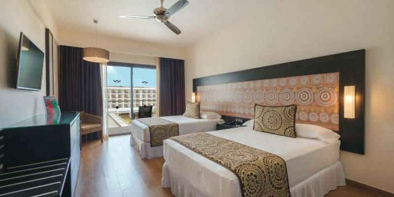room_88f50897-e6b9-4203-9101-bc15cc75e7d0.jpg