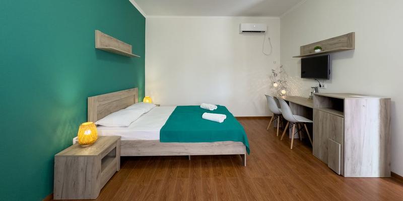 room_c421eb8f-fb05-4235-9913-28619e6abb04