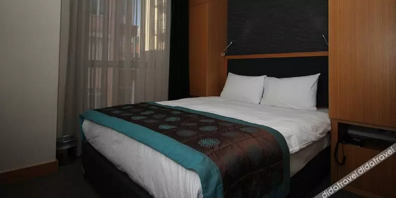 room_be90fa02-b63c-41d4-a9e1-20caae73a687.jpg