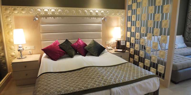 room_841167cc-7f5f-4eba-bde4-44c3b710959b