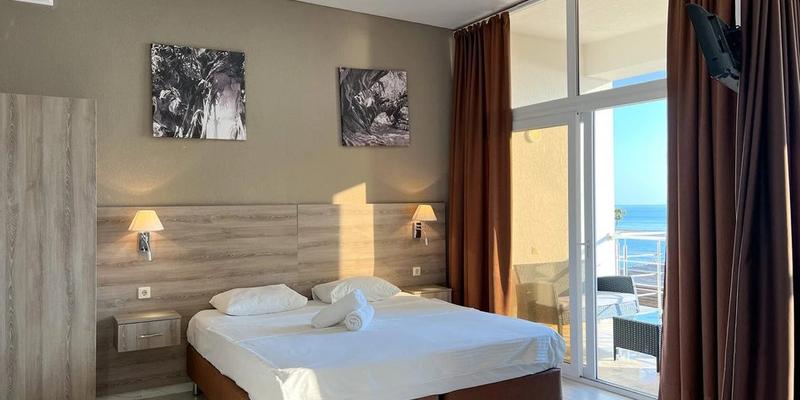 room_3cfd69d5-a3cf-4d73-93b5-c69145f4740d