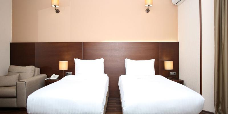 room_03a7b209-058e-4c8d-91a4-366041db397c.jpg