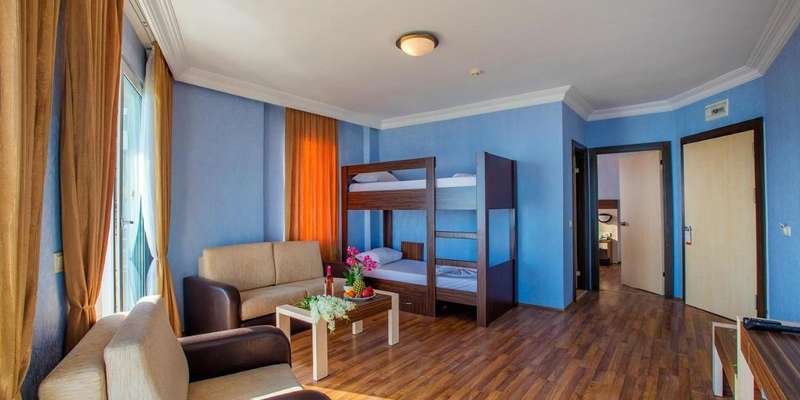 room_ca59b47a-09ce-4052-943d-13b1055ebf30
