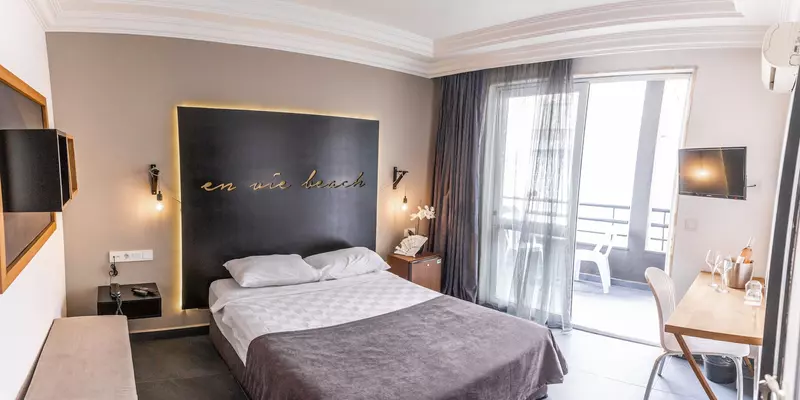 room_c895618d-1d71-44ee-addb-3bfeb9dbae57