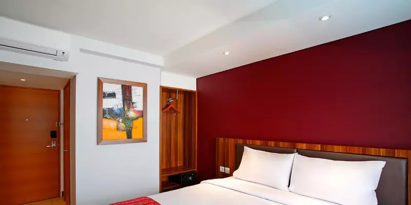 room_31f3a900-2f99-4497-a6ea-5c05d7bc9f9a.jpg
