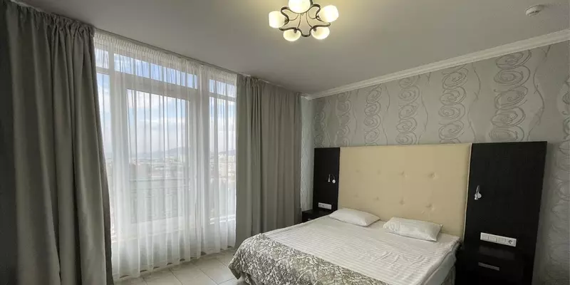 room_2c5ae392-73ff-467b-bb3b-2271060f8a64.jpg