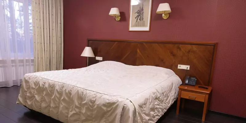 room_1f9b82bb-75a2-4ed0-8fc1-d5bd29d9d33f.jpg