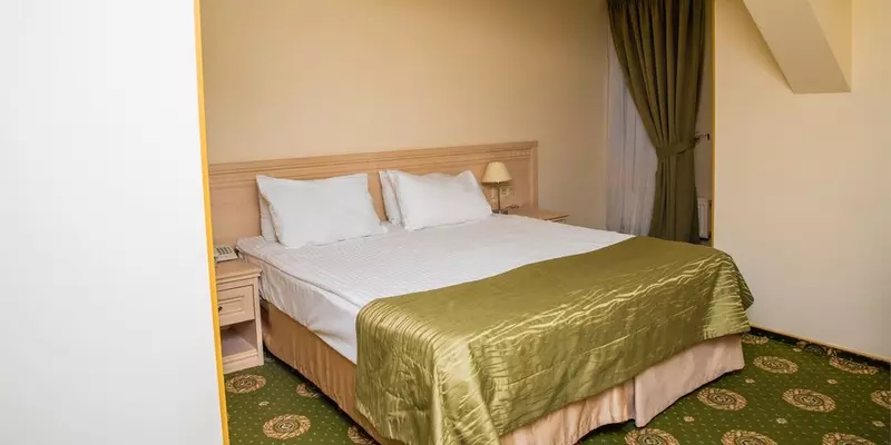 room_fe2d32c2-7e9c-4e40-8ca0-be47df6bd7f7.jpg