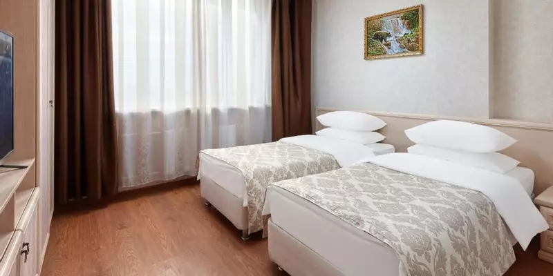 room_c9fbd82f-9d5a-47b2-936d-99695bba286e.jpg