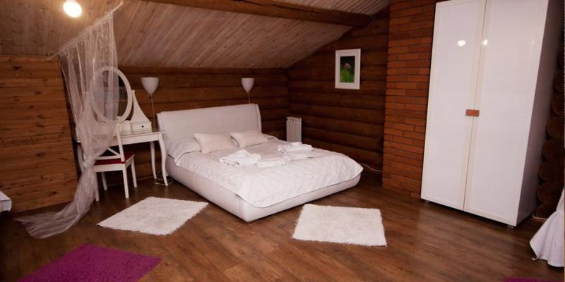 room_9fc45dfb-8970-42ca-ab00-e3565b58d969.jpg