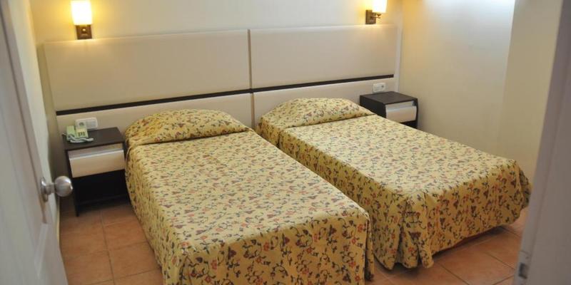 room_432cbba8-faaf-40ed-b28b-fa63e2d76ad6