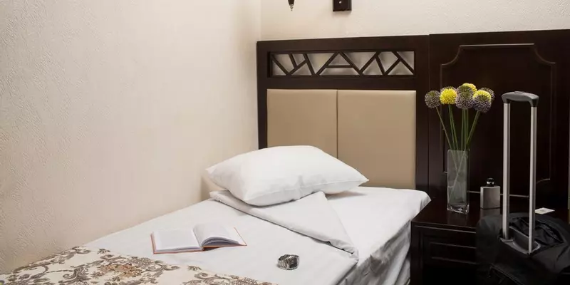 room_e48ebca5-77cb-4ec4-a21d-15a0f47c8c27.jpg