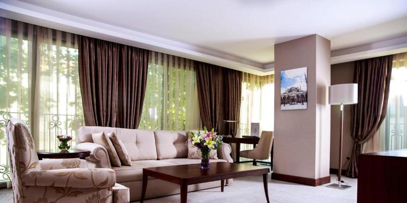 room_e819ad82-82ce-4a4e-bb36-222136f7ae9b.jpg