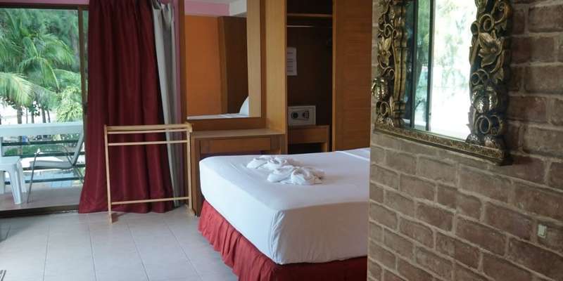 room_91b7a358-be44-4f33-b4cc-f98b47bf83dd.jpg