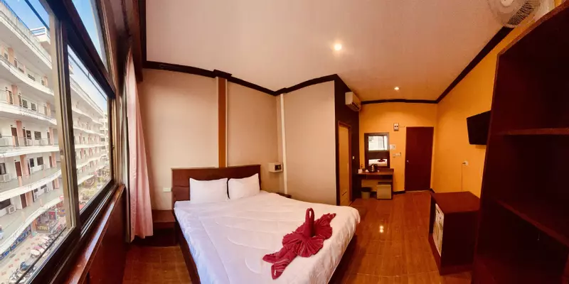 room_d6bd04e4-c8b6-47b5-9396-81139a1040ef.jpg