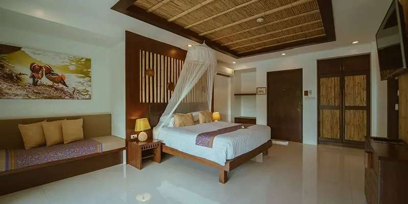 room_98d3d31c-1b69-4856-8efa-052eafcbabf9
