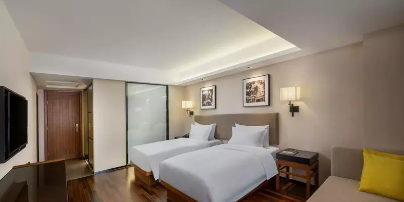 room_41cf1d6c-d0c1-4390-bae7-82415390ead9
