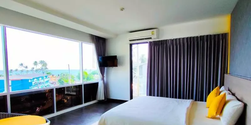room_f0cbaa7d-9ac4-4a7c-8f5a-fb46f274a56f