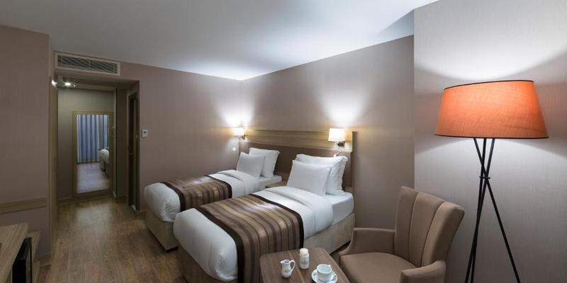 room_fd5dd2bb-66e0-4255-b90c-c03e5f767b0a.jpg