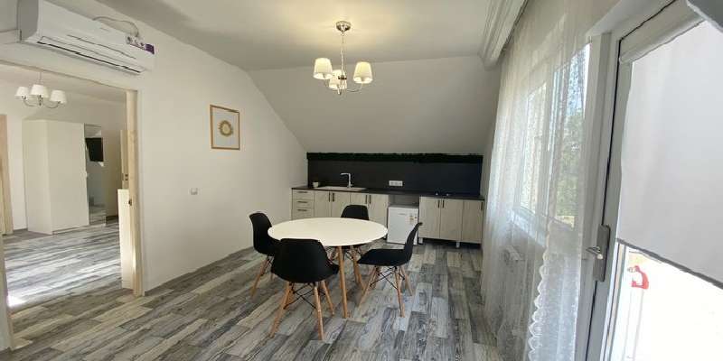 room_c570bd44-2d77-4a2c-a9cc-c6ce933f7d9e