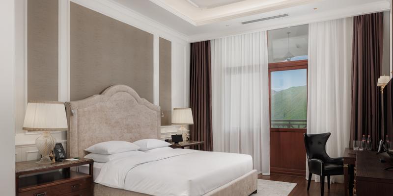 room_5f947eef-fc25-41e9-b0b9-7863839a3cac