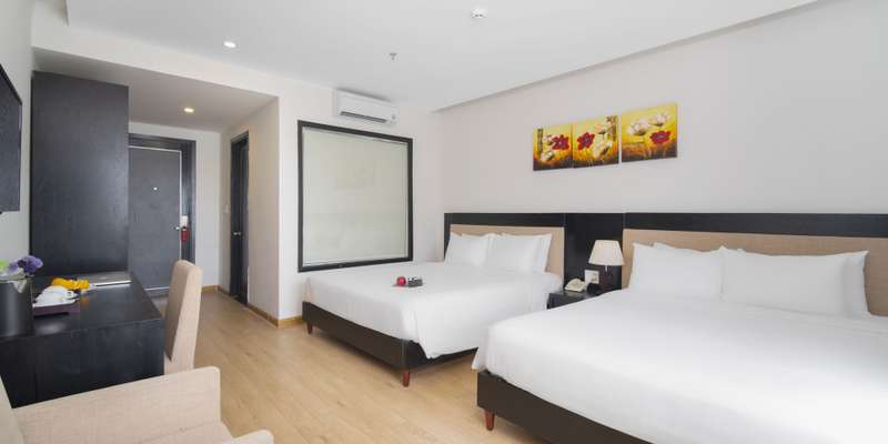room_0f3be9d4-7e29-40da-b011-6e1c7c9d74b3.jpg