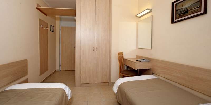 room_2a7abba1-f835-494c-bc1a-9fc2540f0a90.jpg