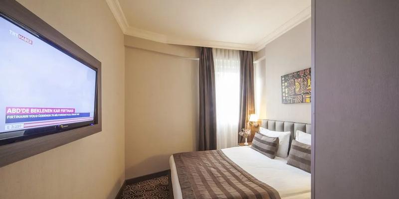 room_d019c316-a51b-4b6e-b2e2-de090cd87241