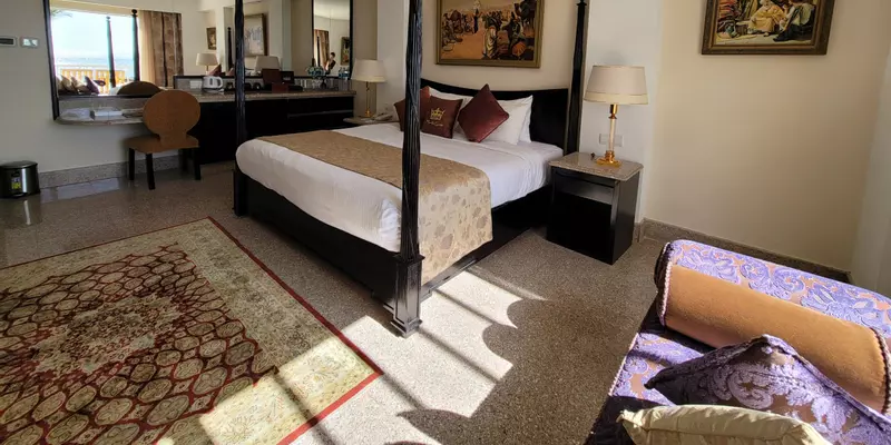 room_19f5ad37-32ba-4d2f-8ce8-fa16512e7bc1