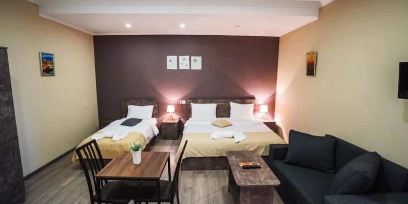 room_a5343998-8e43-42a1-aa2d-64e1f7a8c93a.jpg