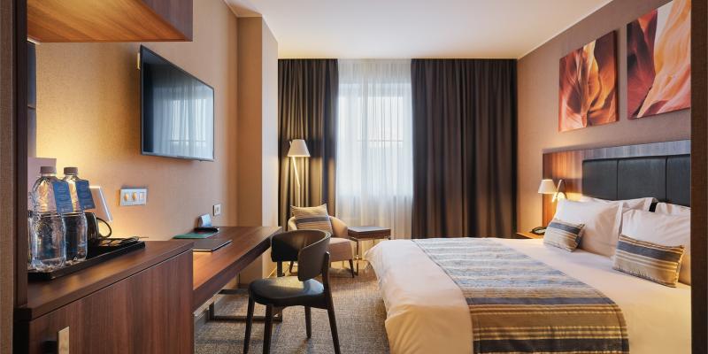 room_3b0d96f1-6a09-4e55-8cc7-077cc92a5910
