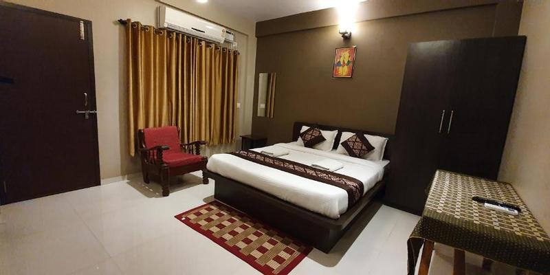 room_ae2b39e2-8f7e-40b3-a95d-45e2bfec8366.jpg