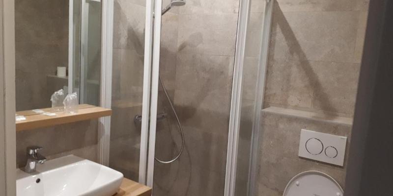 room_0735dde7-d36e-47c2-93d9-d7e28367caca.jpg