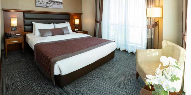 room_3e310a6d-b3c7-4f72-a9d4-4b5bbb081f86.jpg