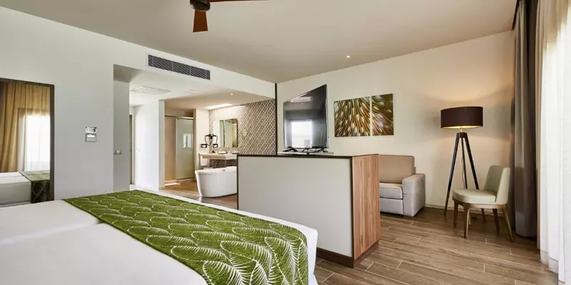 room_7a79d92f-c1c7-430c-bcb0-8f8658395fe4.jpg