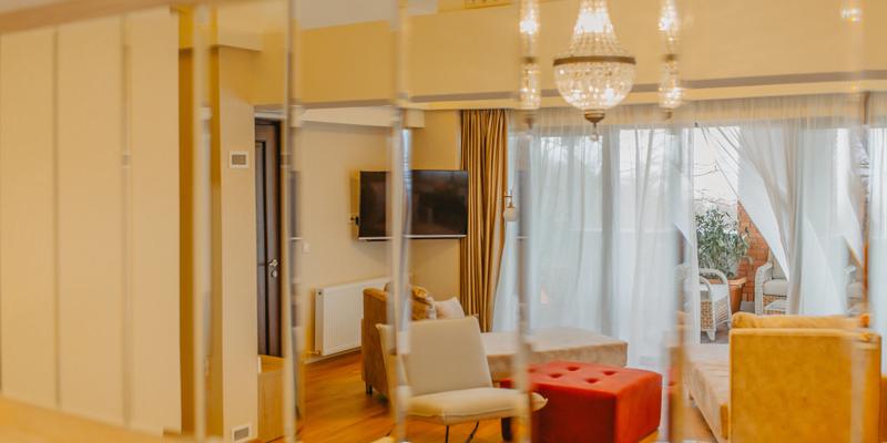 room_b43c5bbd-5b8a-4e2b-9775-e8e4ee541375.jpg