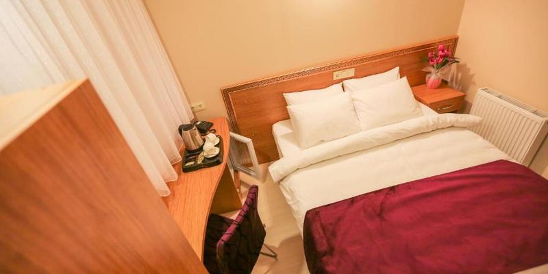 room_3ecebc2c-4ac4-4095-8a2e-c093486ccef5.jpg
