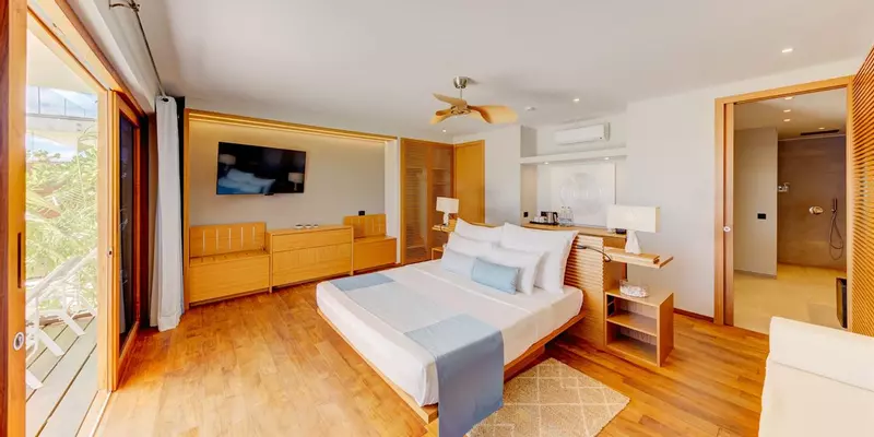 room_935ee5c2-e35e-4e4a-bbac-c4d2f96c08ce