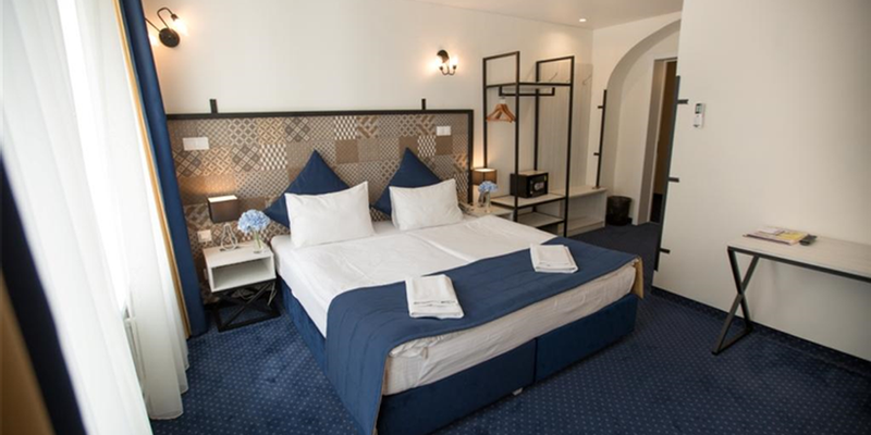 room_6fdaf6c1-f530-45cc-864d-f037a6c46bbd.jpg