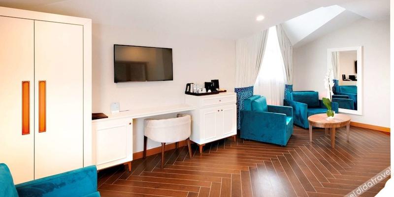 room_c0e08fc2-db36-4d9d-84ca-5cd5a7c4f40e.jpg