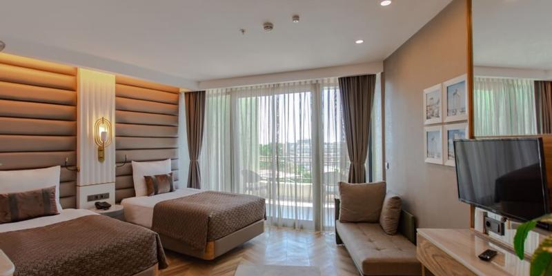 room_ddeefdd6-cb33-4d03-a080-258005c1e5ae
