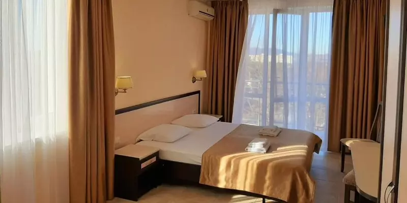 room_e25013c4-8d33-46cf-8a78-d2f11dde3f59.jpg