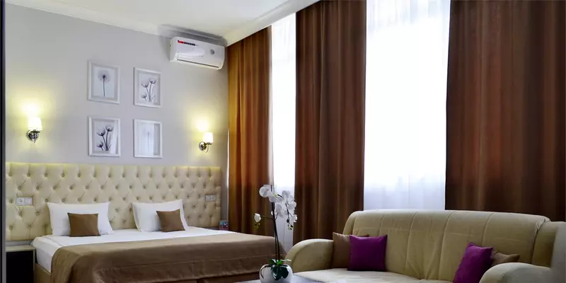 room_c90ea3d4-ab13-445b-a6fe-53b37df56fb0
