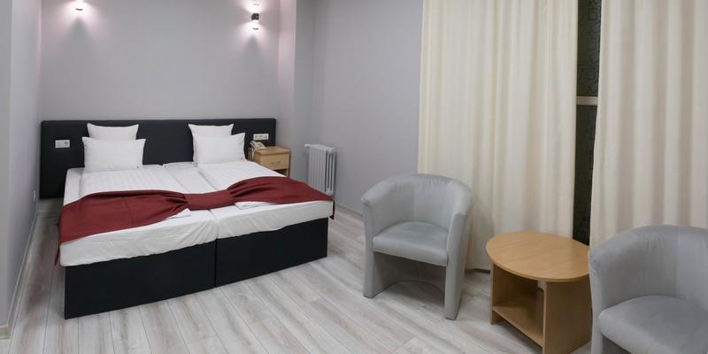 room_f9abc150-f611-4a31-8083-382b044932c5