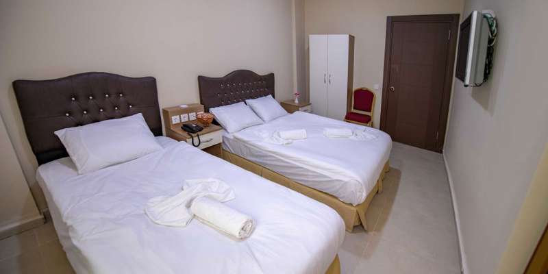 room_e2ab381c-6636-47ac-a892-b76ed235c8fc.jpg