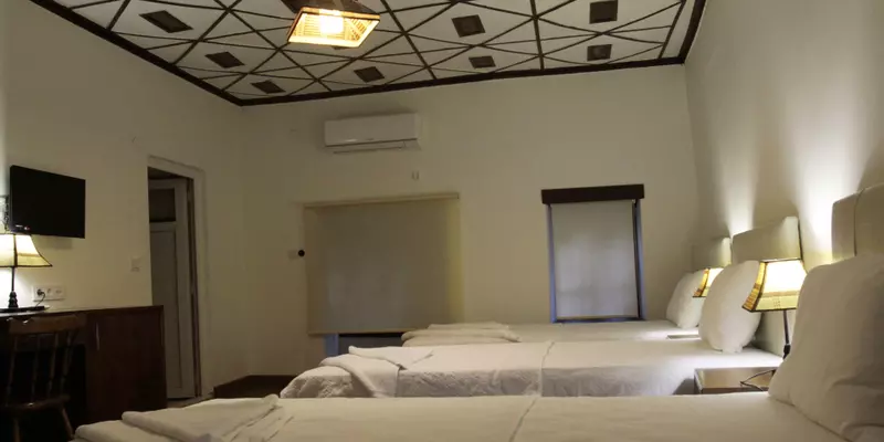 room_f243bc3a-eb1f-4ca2-b3d6-bdd75d3b36b7.jpg