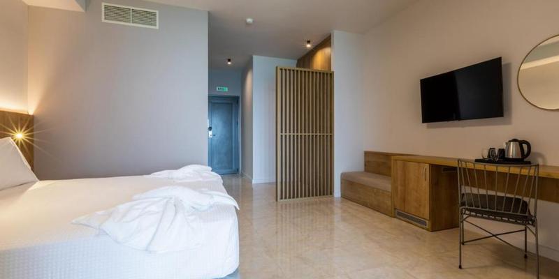 room_e5396dd4-25b0-4f5d-8b94-e81d3a4eca8c.jpg