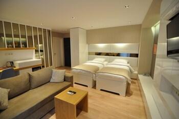 room_8d810529-bbd4-4848-9fa3-aab3e0ecb420.jpg