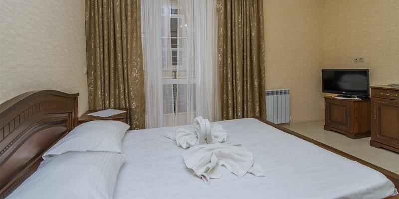 room_66a2d828-1a05-47dd-aa56-2d1f3c8ac089
